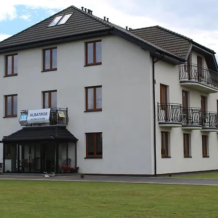 Проживание в семье Albatros *